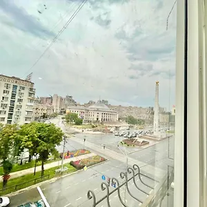 1 Near Peremohy Square Апартаменты
